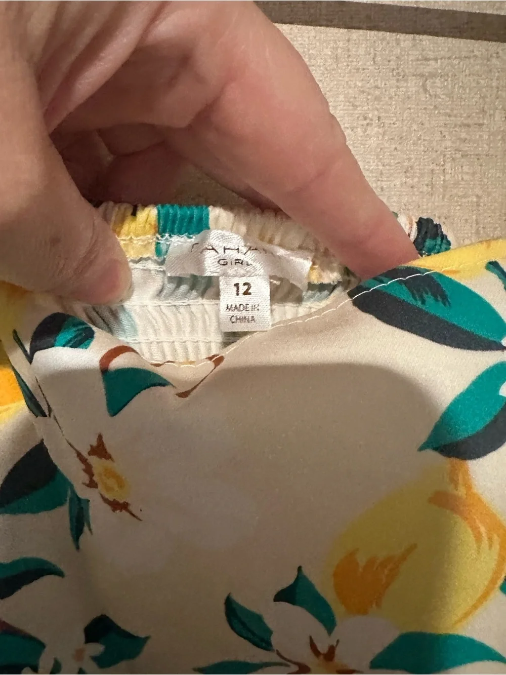 Tahari Girl Size 12 Lemon Print Smock Back Puff Sleeve Top